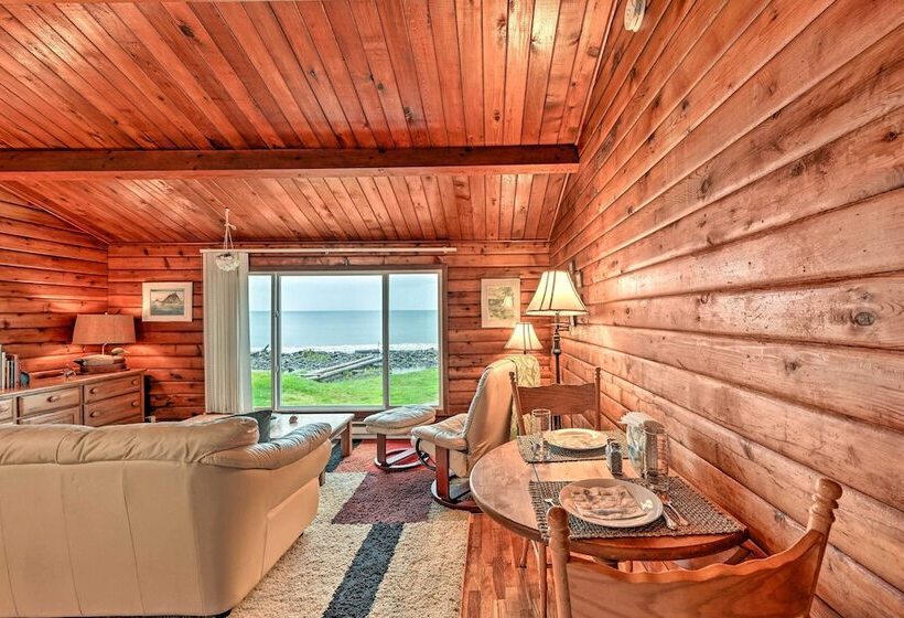 Waterfront Sekiu Escape   9 Mi To Neah Bay!