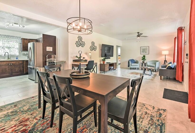 Bright, Pet Friendly Retreat In Avon Park!