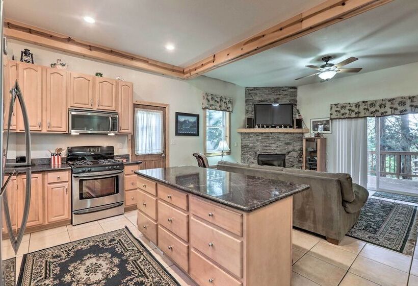 Carnelian Bay Home W/ Hot Tub Near Tahoe Skiing