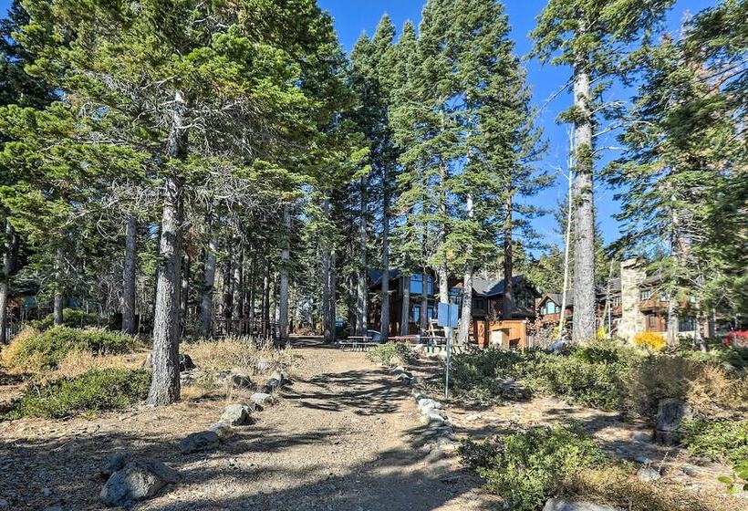 Carnelian Bay Home W/ Hot Tub Near Tahoe Skiing