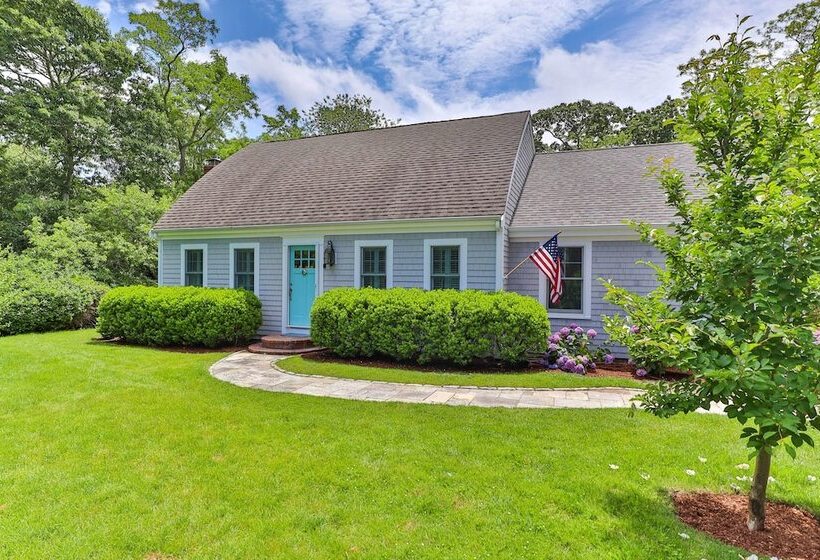 Charming Cottage W/ Deck Walk To Skaket Beach!