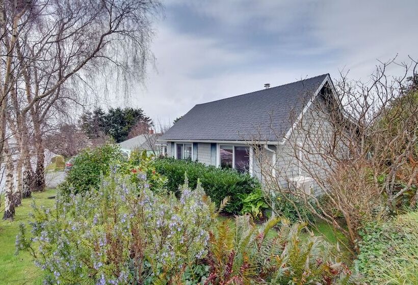 Charming Gold Beach Home < 1 Mi To Rogue River!