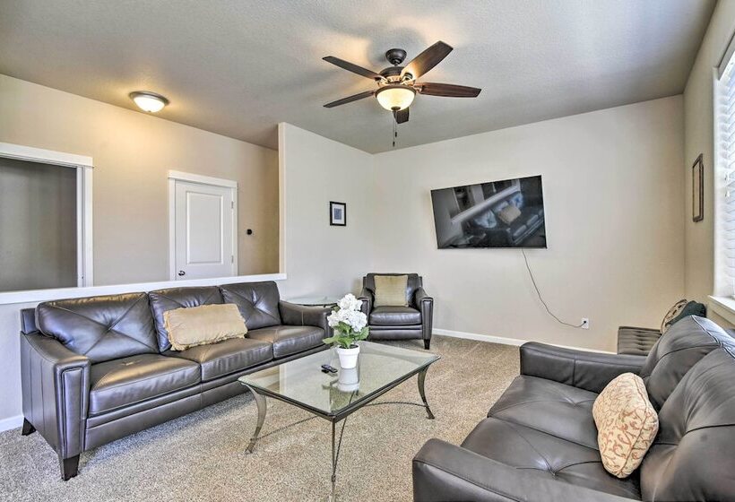 Portland Home W/ Private Hot Tub: 9 Mi To Downtown