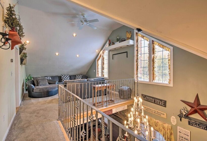 Charming Retreat ~ 1 Mi To Ossipee Lake Marina!