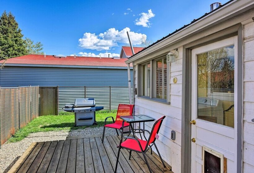 Chic Downtown Home W/ Grill, Steps To Main Street!