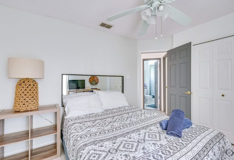 Contemporary Lutz Home: Private Pool, Pet Friendly