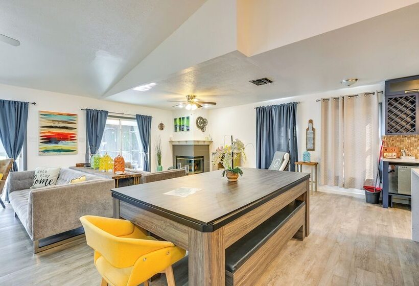 Contemporary Lutz Home: Private Pool, Pet Friendly