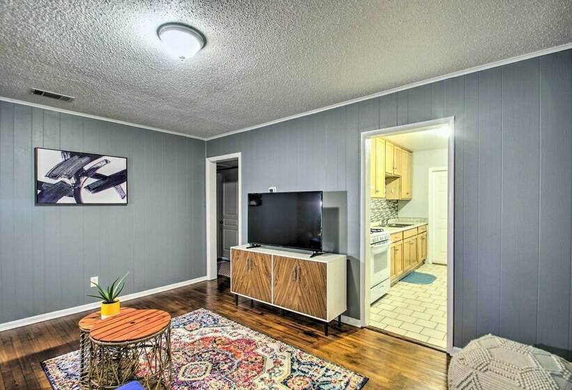 Convenient Pensacola Home W/ Deck & Fire Pit!