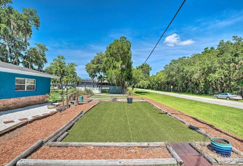 Crystal River Retreat W/ Mini Golf Course!