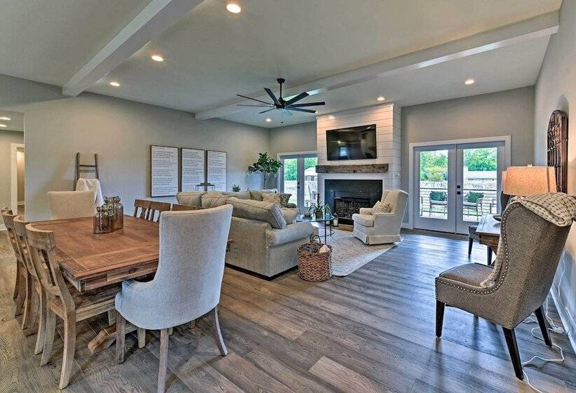 Elegant College Station Home   Walk To Texas A & M