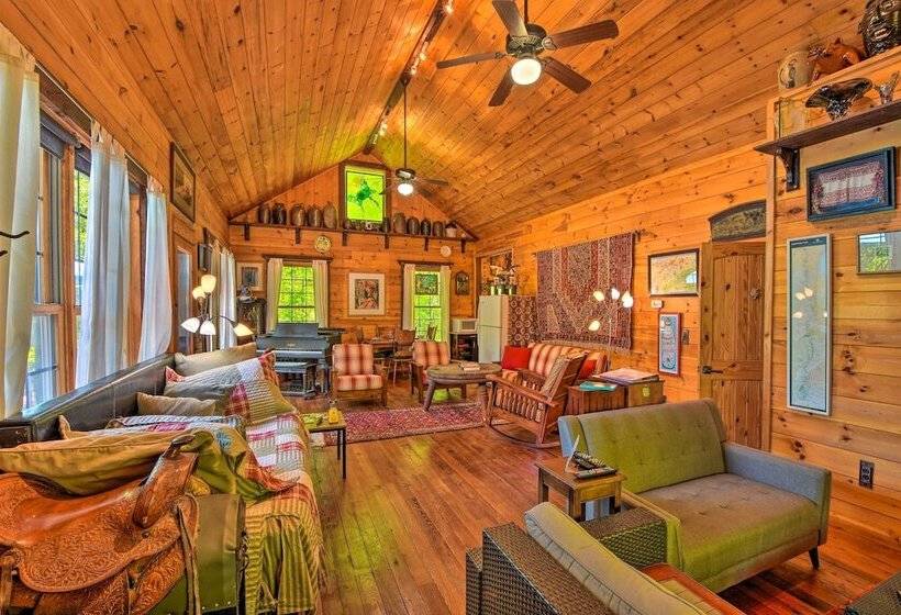 Enchanting Cabin W/ Mother In Law Suite: Mtn Views