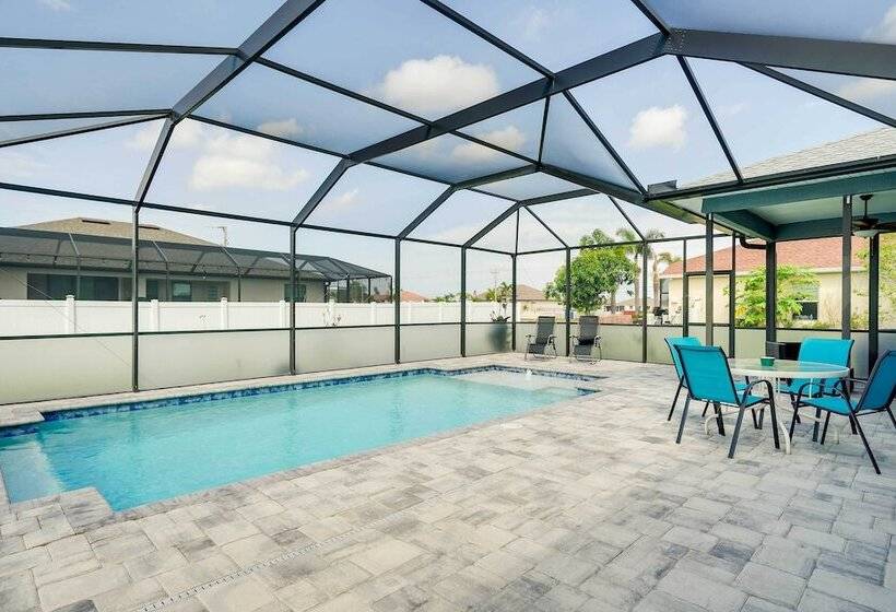 Modern Home W/ Patio & Grill In Cape Coral!