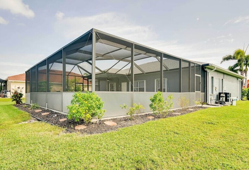 Modern Home W/ Patio & Grill In Cape Coral!