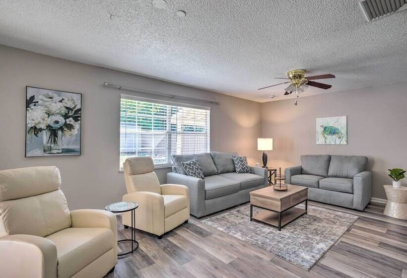 Modern Port St Lucie Home W/ Private Outdoor Oasis