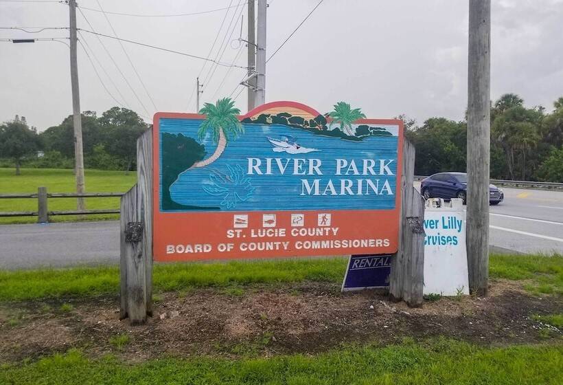 Modern Port St Lucie Home W/ Private Outdoor Oasis