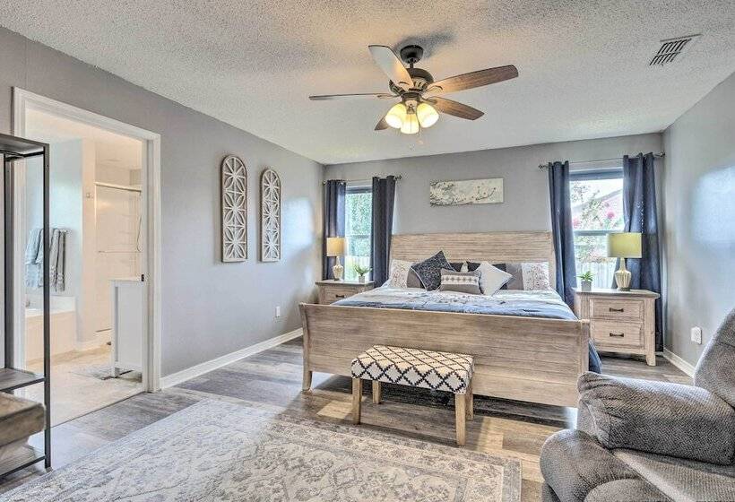 Spacious Home W/ Sunroom, 15 Mi To Pensacola!