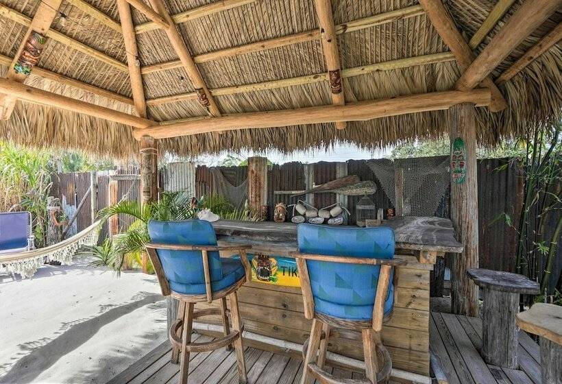 Sunny Haven W/ Private Tiki Bar   6 Mi To Beach!