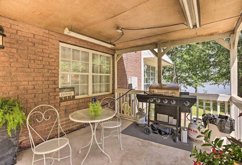 The B Haus  Lakefront Retreat W/ Boat Ramp!