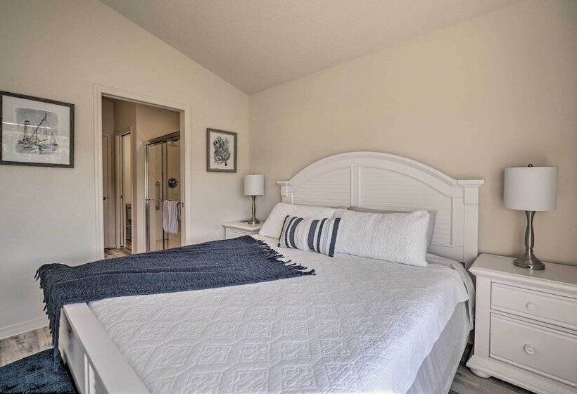 The Villages Retreat W/ Lanai & Lake Views!