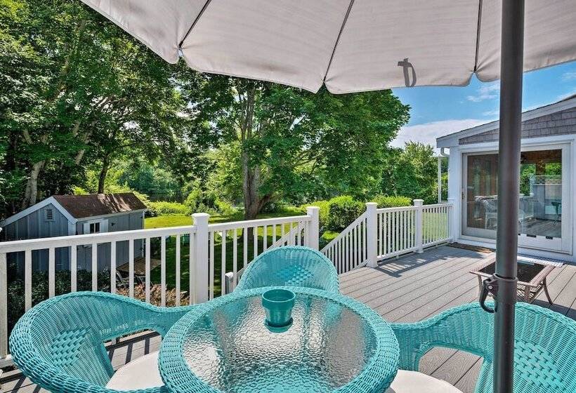 Waterfront Hyannis Gem: Walk To Hyannis Port Beach
