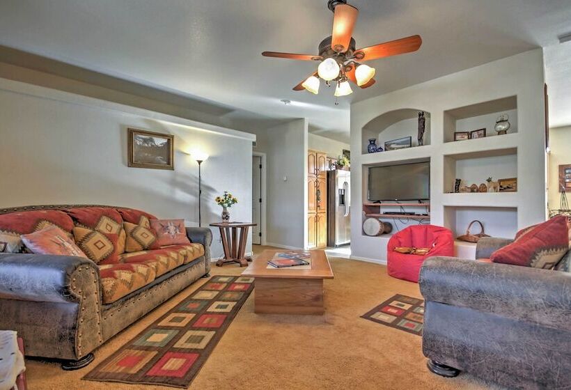 Beautiful Kanab Home W/ Yard   Walk To Restaurants