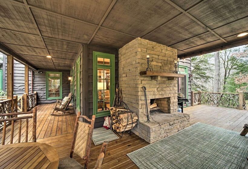 Beautiful Trillium Home Next To Waterfall!