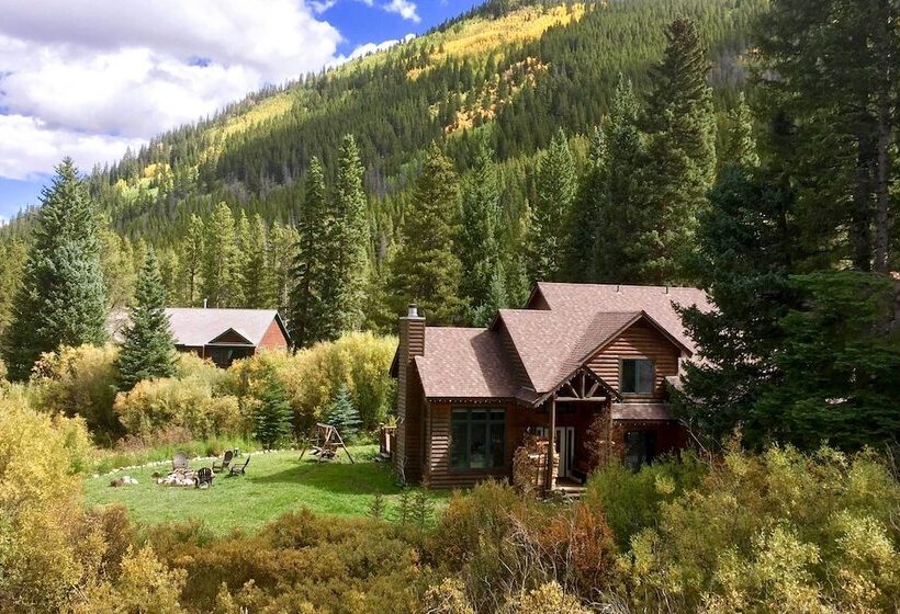 Alpine Escape W/ Mtn Views In Blue River!