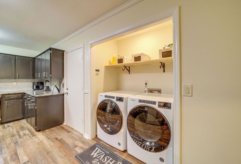 Broken Arrow Home: Family Friendly Amenities!