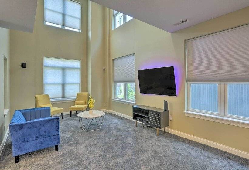 Central Cleveland Gem W/ Direct Skyline View!
