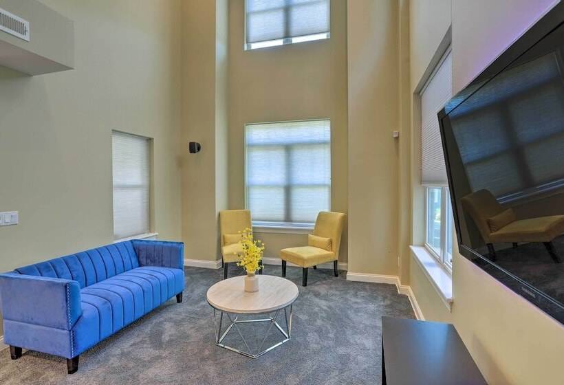 Central Cleveland Gem W/ Direct Skyline View!