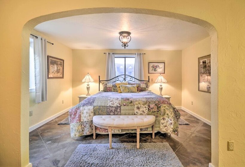 Charming Cody Home, Walk To Downtown!
