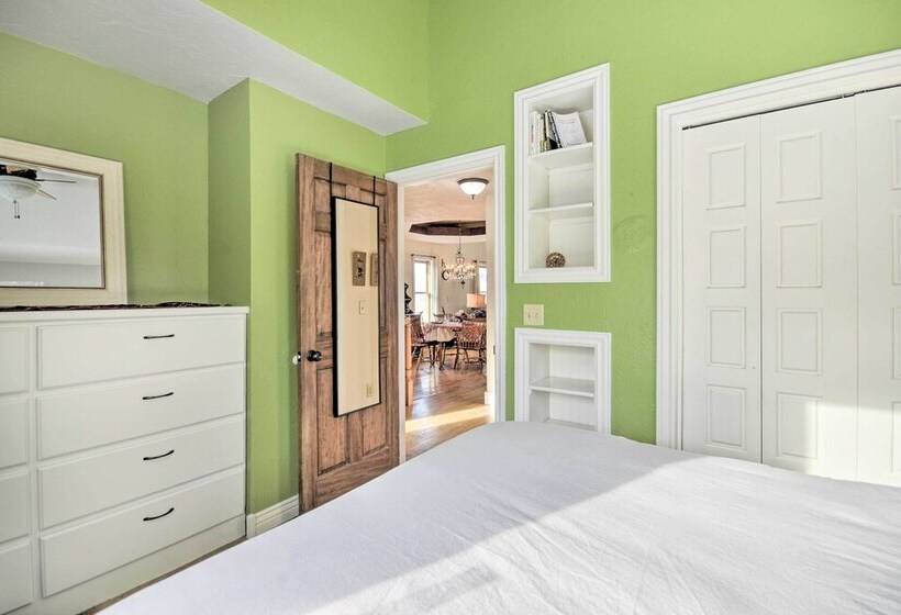 Charming Cody Home, Walk To Downtown!