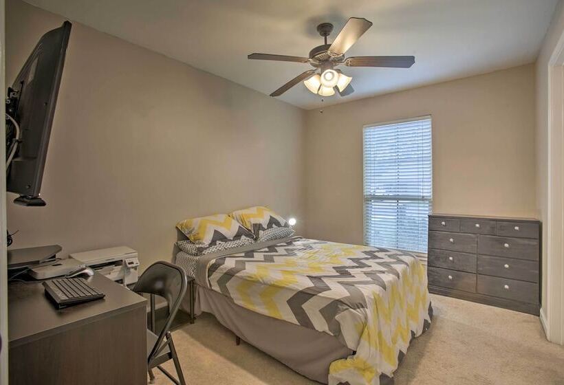 Charming Louisiana Home   21 Mi To Lsu!