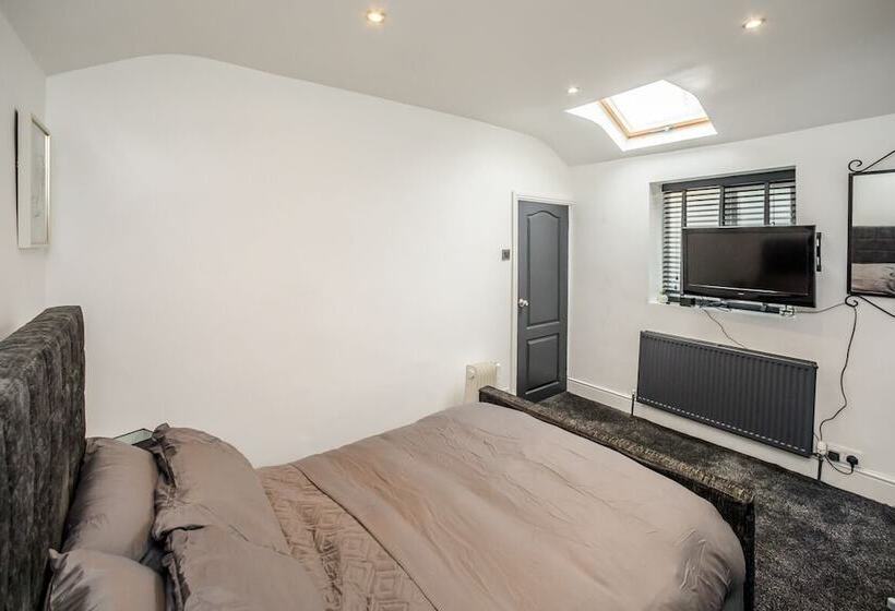 Cottage Hide Out