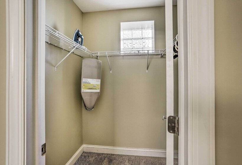 ~ 2 Mi To Downtown   Cozy Cleveland Unit