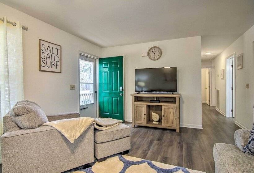 Ocean Pines House W/ Fire Pit & Community Pool
