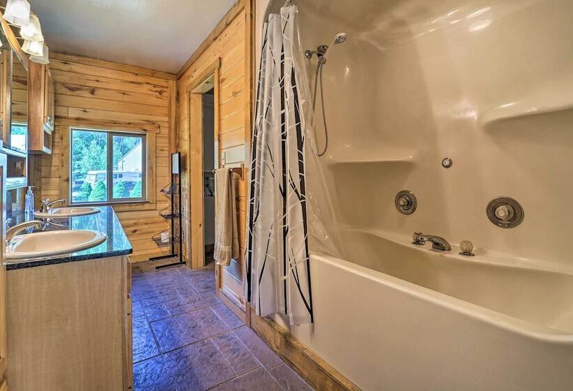 Direct Hiking Access: Riverfront Dolores Home!