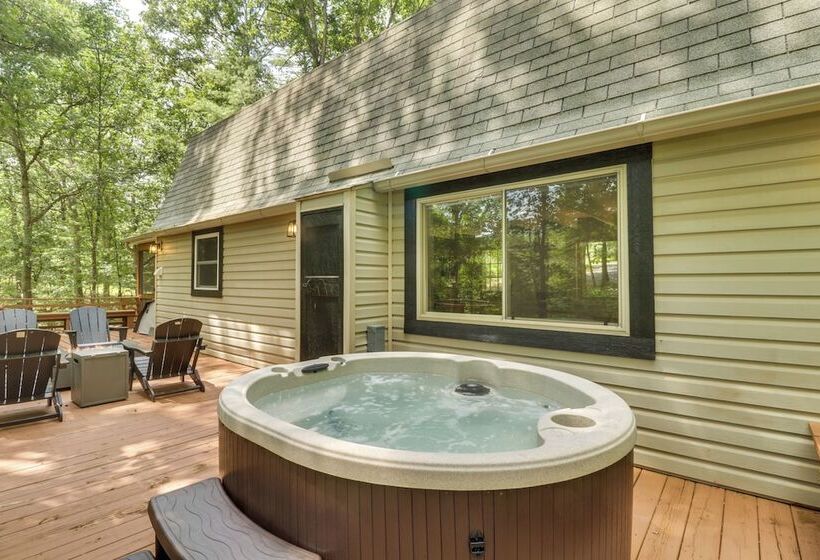 Fully Renovated Broadway Cabin W/ Private Hot Tub!
