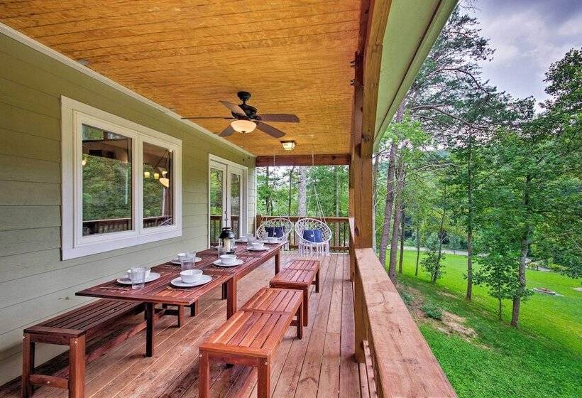 Home W/ Deck & Game Room   8 Mi To Asheville