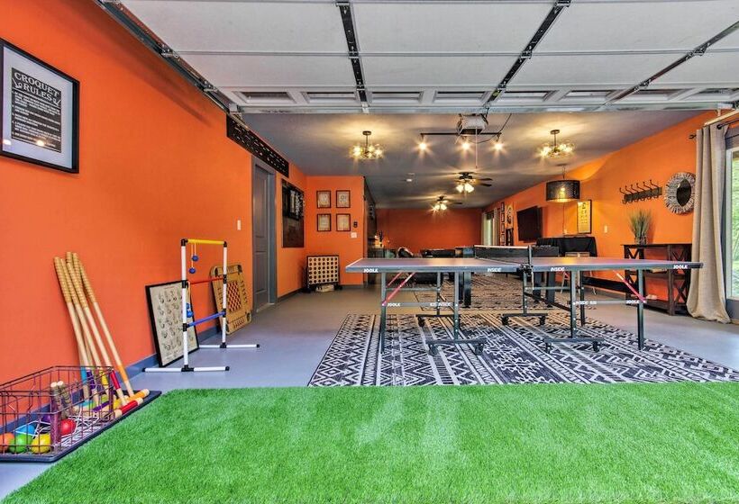 Home W/ Deck & Game Room   8 Mi To Asheville