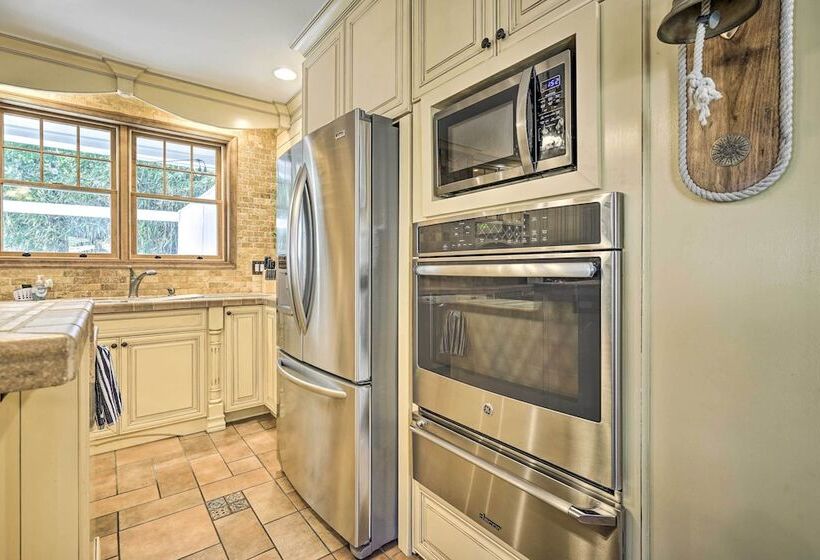 Idyllic Atlantic City Home   1 Block To Beach