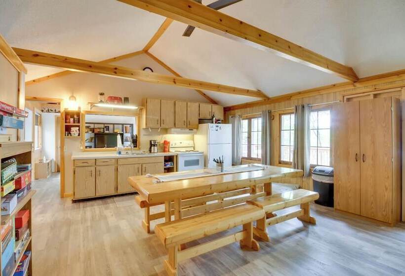 Lakefront Cabin W/ Deck, Games, & Views!