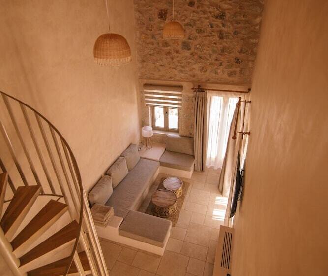 Mani Luxury Suites