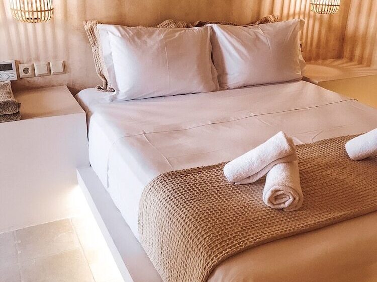 Mani Luxury Suites
