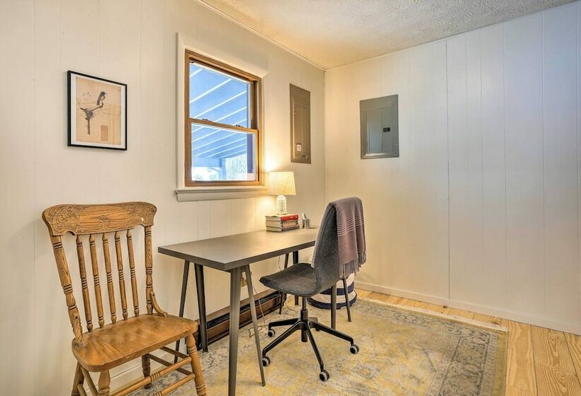 Mid Century Modern Cabin: Mountain & Natural Views