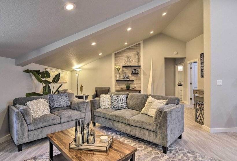 Oregon City Abode ~ 23 Mi To Dtwn Portland!