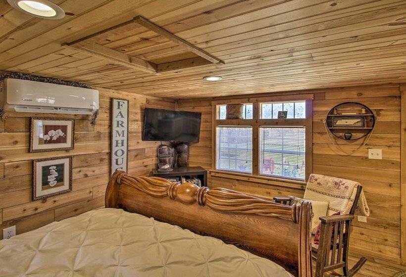 Peaceful Pet Friendly Franklin Cottage On 15 Acres