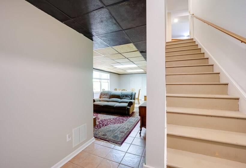 Pet Friendly Arden Retreat W/ Private Hot Tub