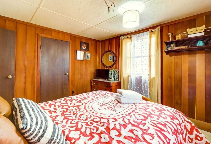 Pet Friendly Home W/ Deck At Big Bass Lake!