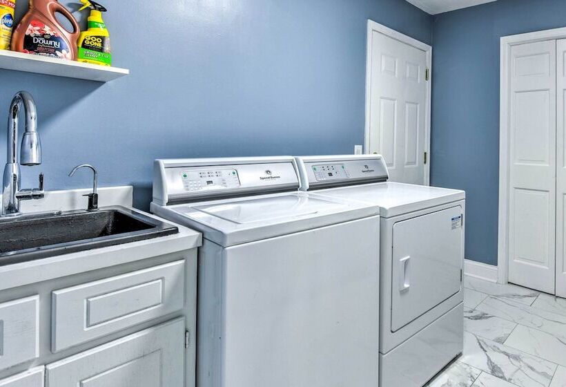 Pet Friendly Maple Grove Gem W/ Private Yard!